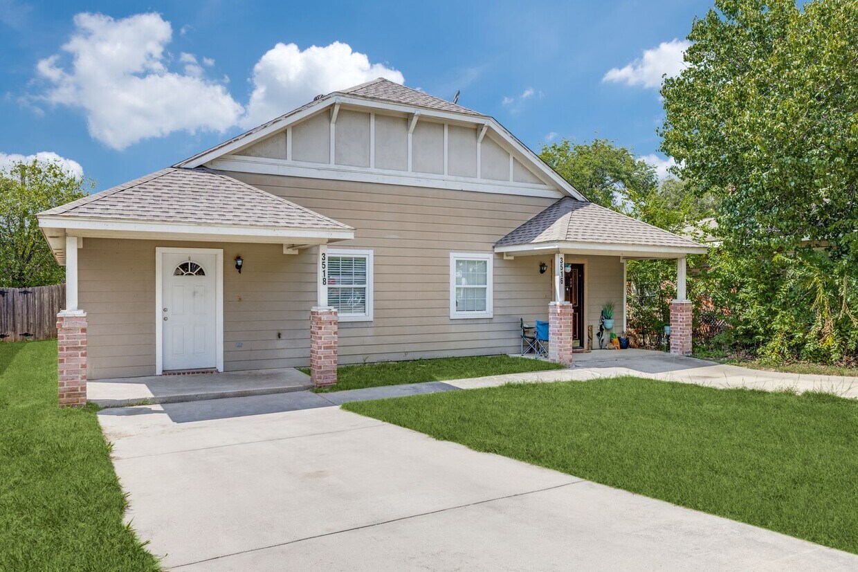 Foto principal - 3518 8th Ave