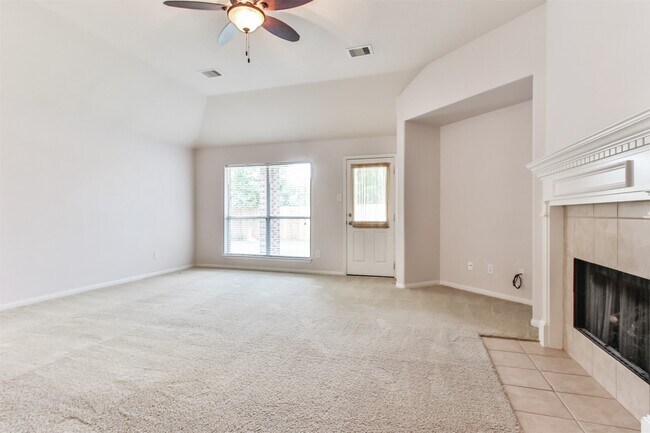 Foto del edificio - 14603 Whispering Cypress Dr