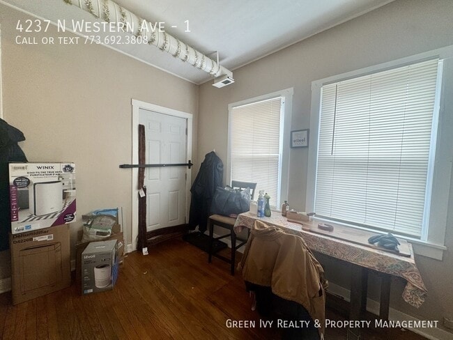 Building Photo - 4237 N Western Ave