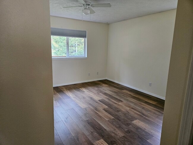 Foto del edificio - 9611 N Normandie Ln