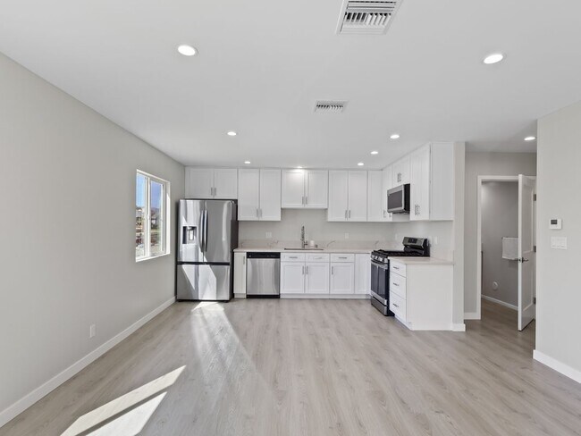 Foto del edificio - 7318 Leescott Ave