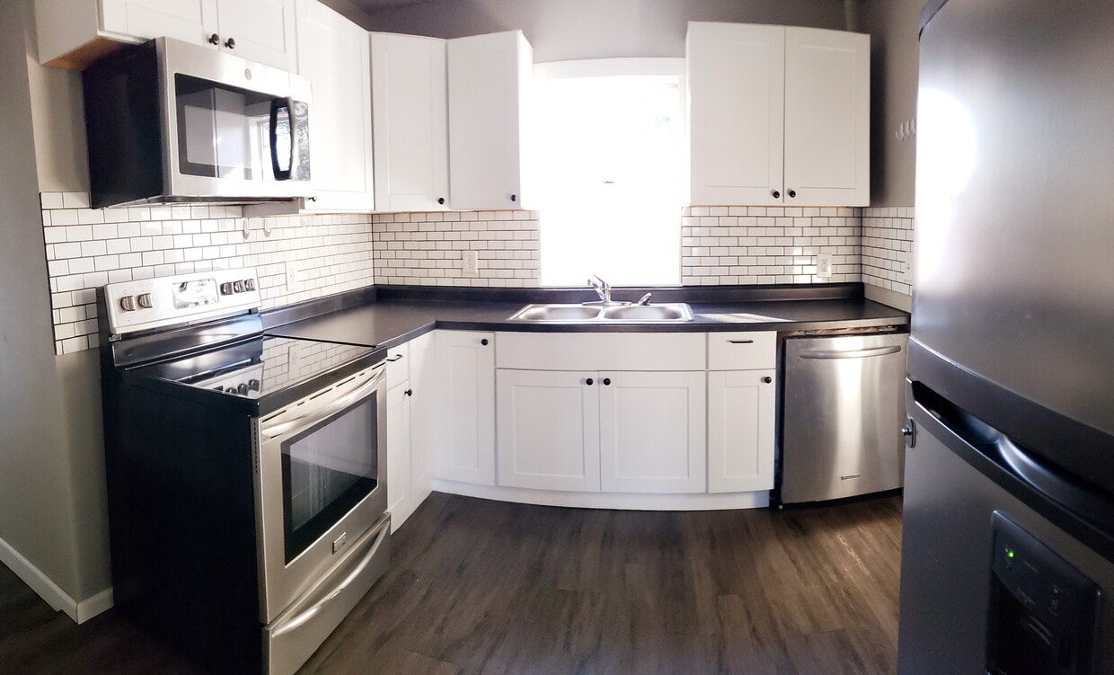 1042 17th St N, Fargo, ND 58102 House Rental in Fargo, ND