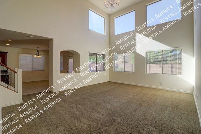 Foto del edificio - 4013 E Expedition Way