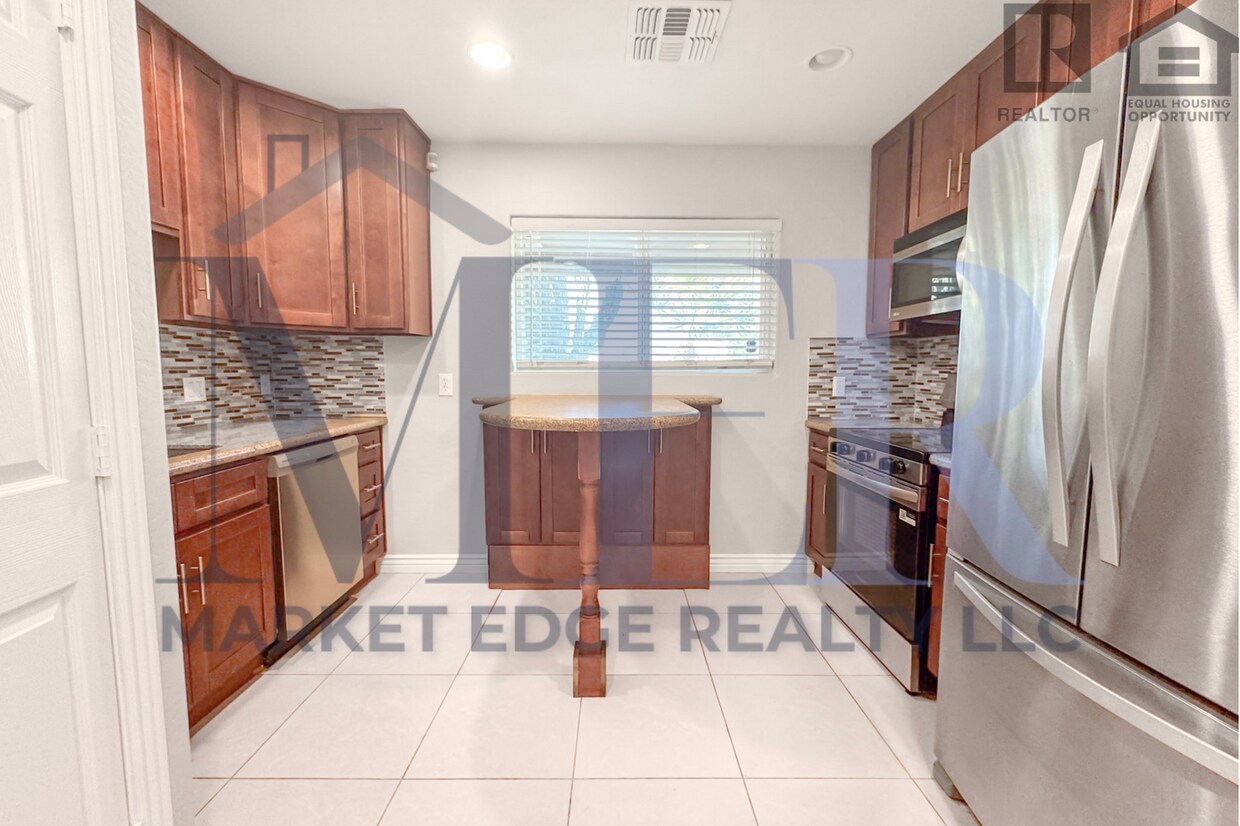 5Bed/5Bath House at University Dr/Priest Dr! Move-In Ready on 05/07/2026! - 4 CAR CARPORT! NO HOA! - 5Bed/5Bath House at University Dr/Priest Dr! Move-In Ready on 05/07/2026! - 4 CAR CARPORT! NO HOA!