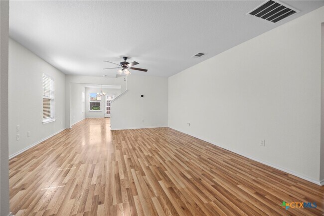 Foto del edificio - 14212 James Buchanan St