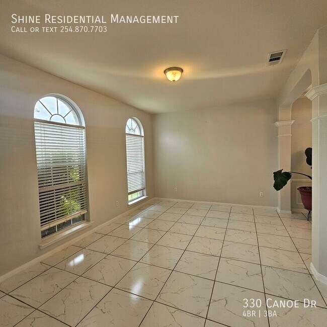 Building Photo - 330 Canoe Dr