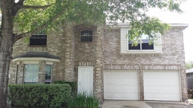 Building Photo - 28907 Fox Run Boulevard