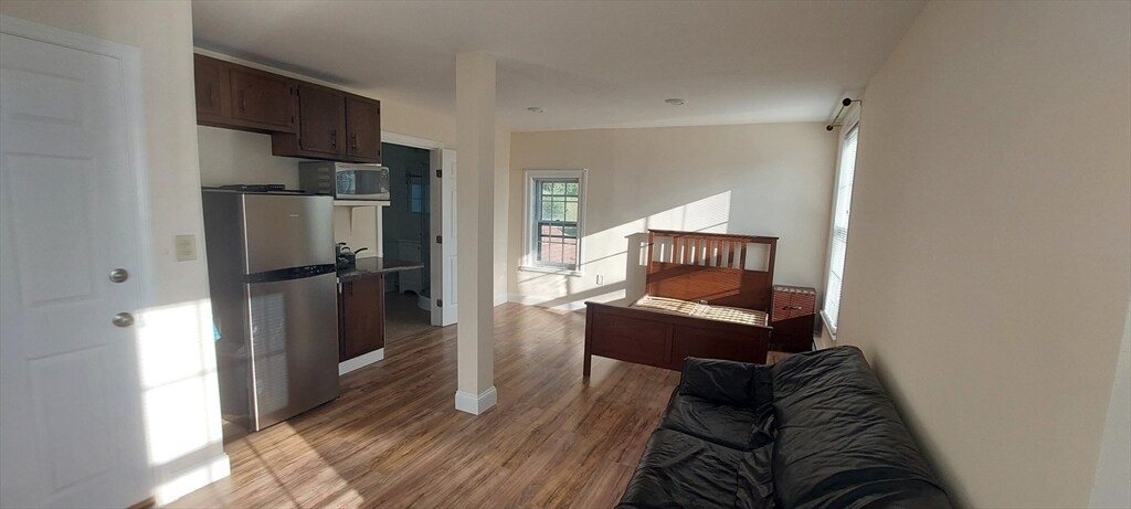 Foto principal - 1075 Edmands Rd