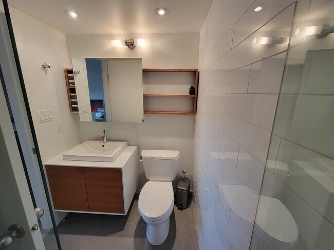 Photo du bâtiment - 1166 W 11th Ave