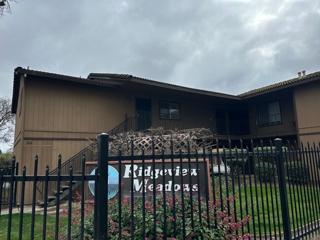 Gated community - Water, Garbage & Sewer I... - Gated community - Water, Garbage & Sewer I... Apartment