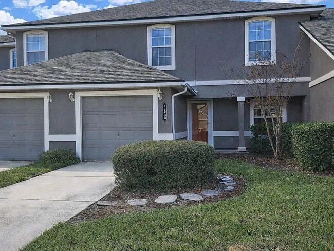 Building Photo - 1590 Vineland Cir