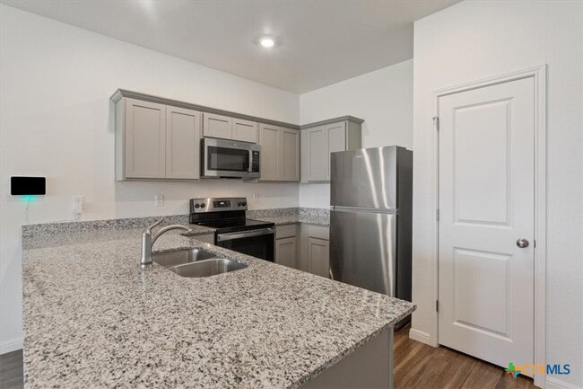 Building Photo - 5807 Betty Lou Dr