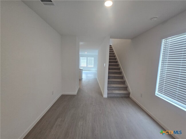 Building Photo - 5600 Geronimo St