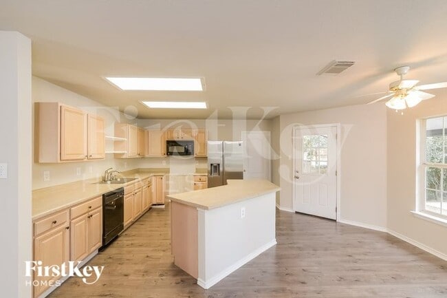 Building Photo - 7504 Forest Fern