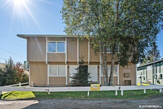 Building Photo - 2906 W 32nd Ave