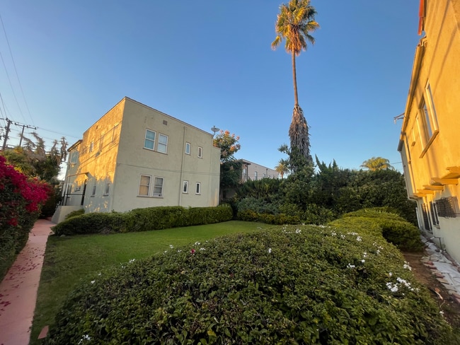 Foto del edificio - 1362 S Stanley Ave
