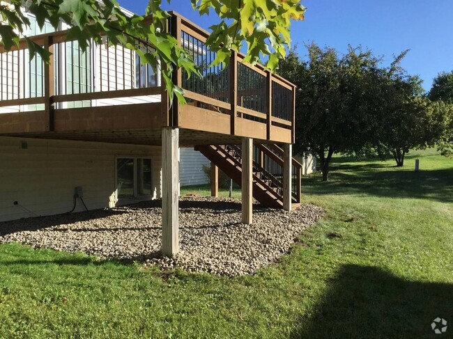Building Photo - 3991 Whiting Ln NE