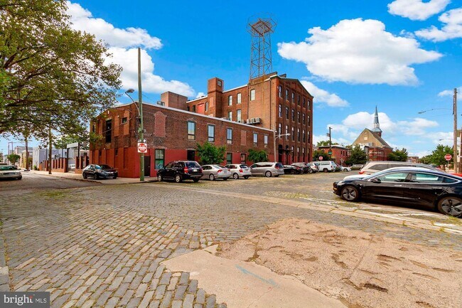 Building Photo - 2551 Trenton Ave
