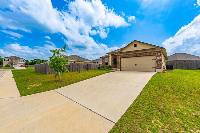 Foto del edificio - Experience Luxury Living: Perfect Blend of Comfort & Style in Your Dream Home! Schedule Viewing Now!