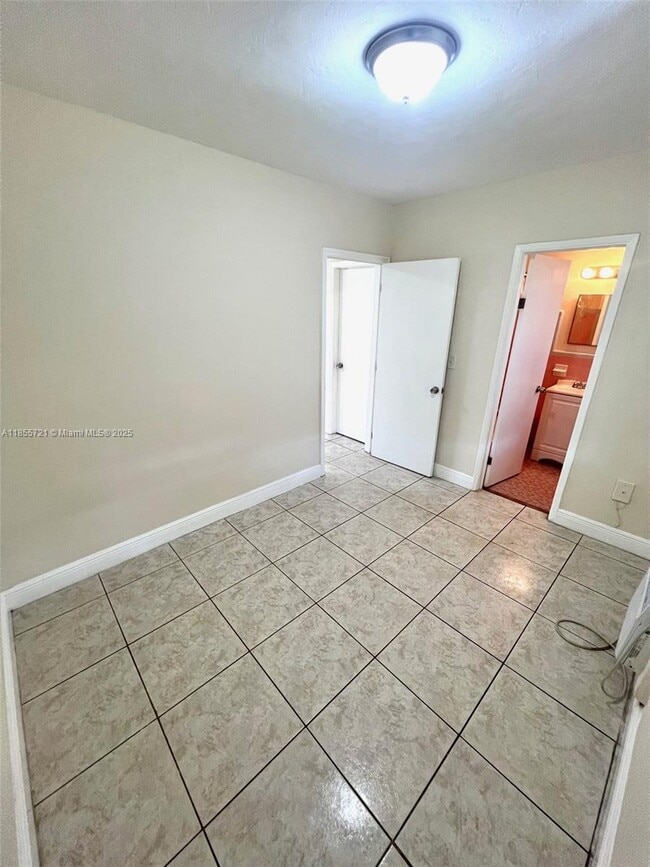 Building Photo - 698 NE 85th St