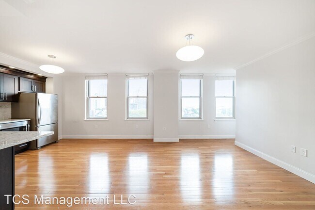 Building Photo - 326 S 19th St