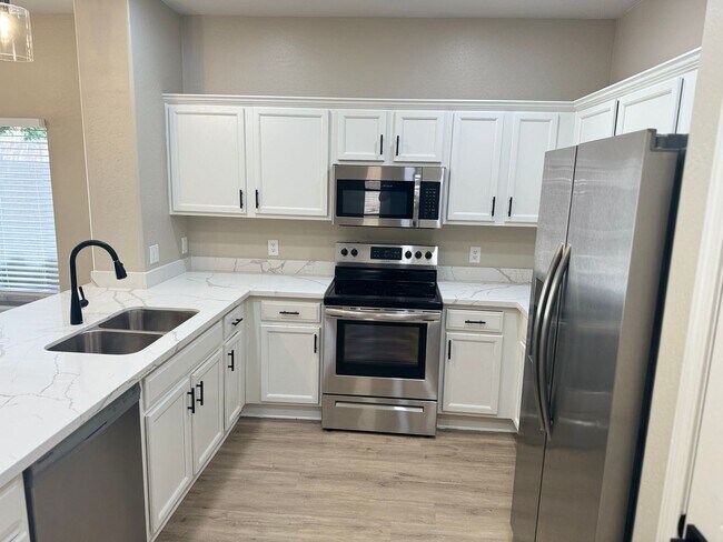 Foto del edificio - 2576 W Preserve Way - Fantastic Location! ...