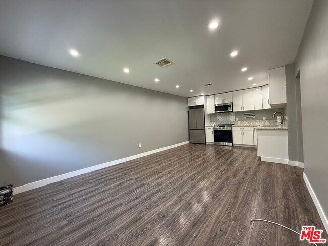 Foto del edificio - 6632 Coldwater Canyon Ave