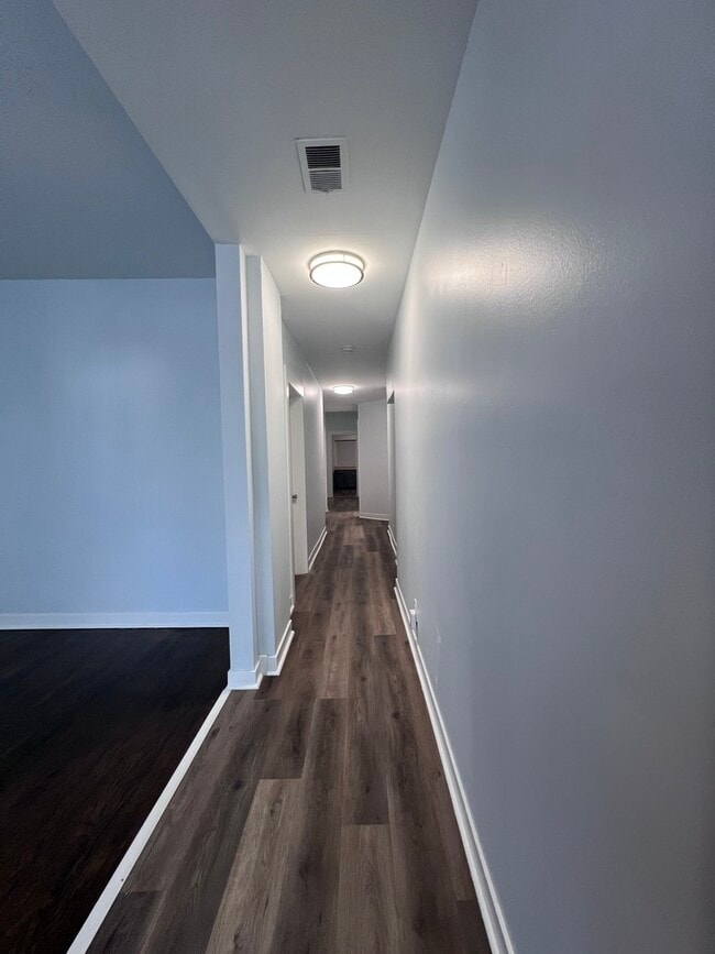 Building Photo - 7026 S Wentworth Ave