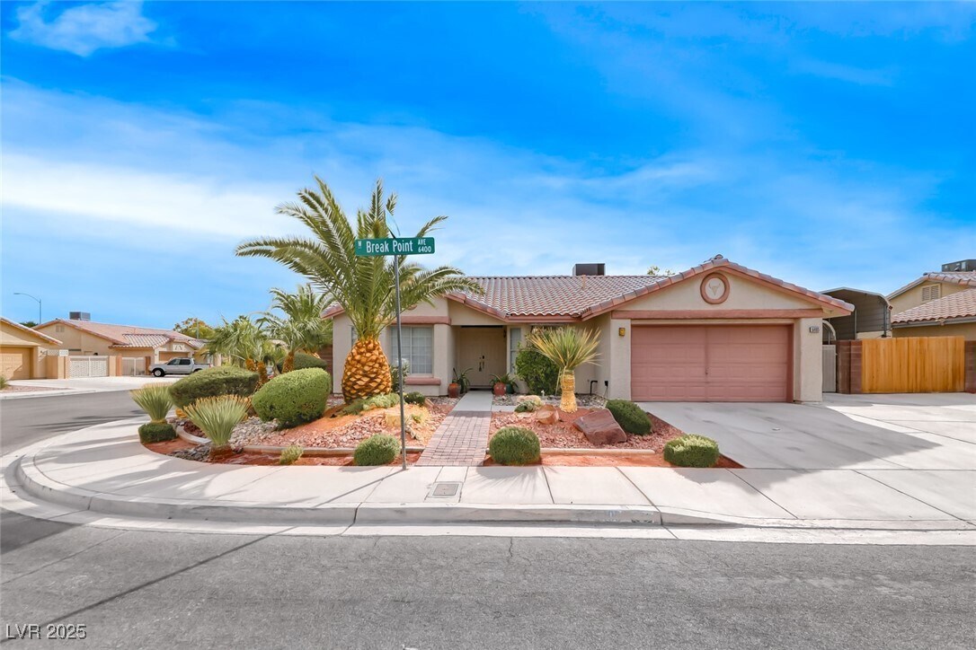 Foto principal - 6405 Break Point Ave