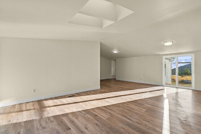 Foto del edificio - 1756 Tolman Creek Rd