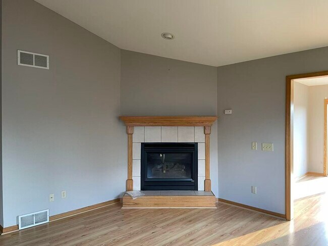 Foto del edificio - 1066 School St