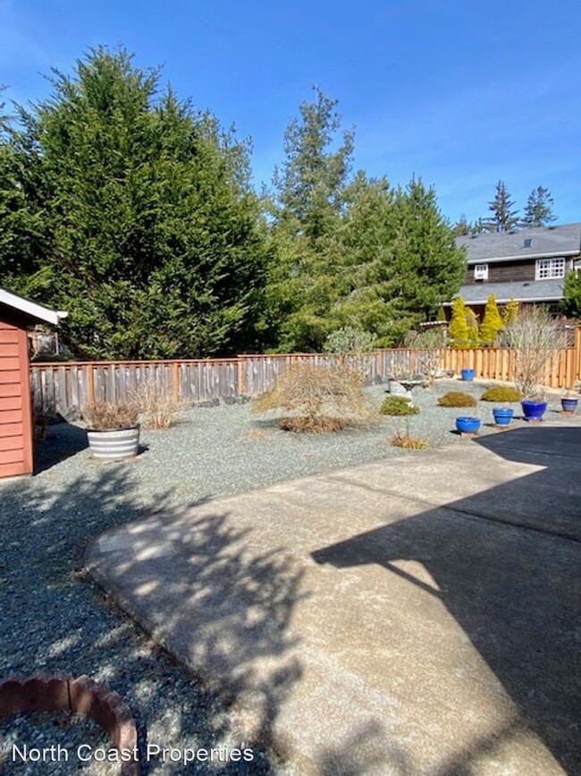 Building Photo - 3 br, 2 bath House - 10355 Pine Ridge