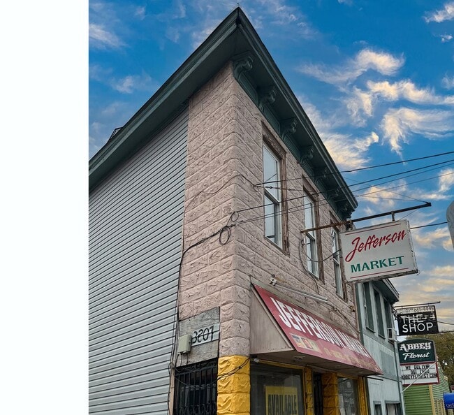 Foto del edificio - 3207 Jefferson Ave