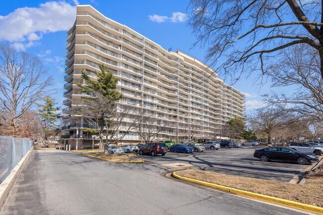 Building Exterior - 3333 University Blvd W