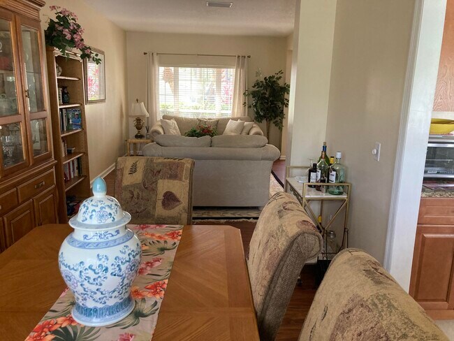 Foto del edificio - 753 NW Waterlily Pl