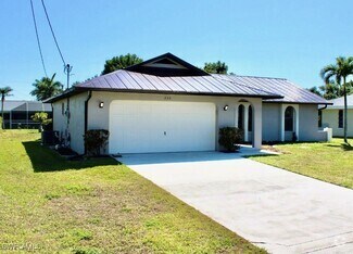 Building Photo - 230 SW 46th Terrace