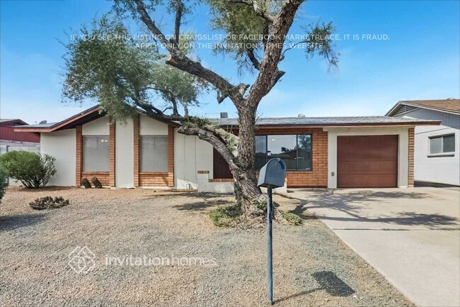 Building Photo - 3068 N 87th Ave