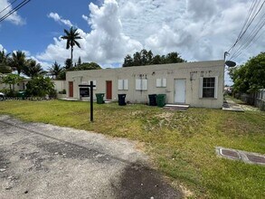 Building Photo - 6842 SW 15th St