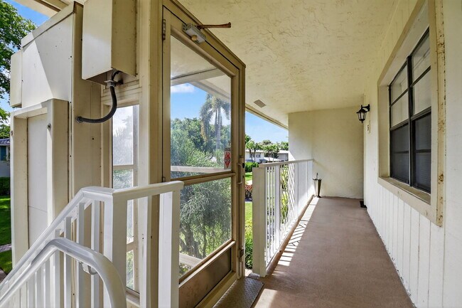 Foto del edificio - 34 Westgate Ln