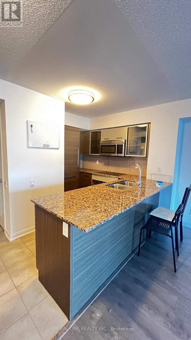 Photo du bâtiment - 5168-5168 Yonge St