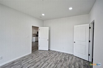 Building Photo - 1234 Clearcreek Dr