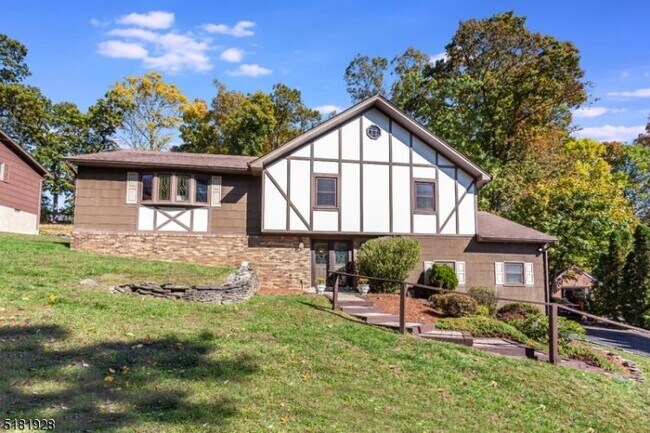 Building Photo - 22 Swede Mine Rd