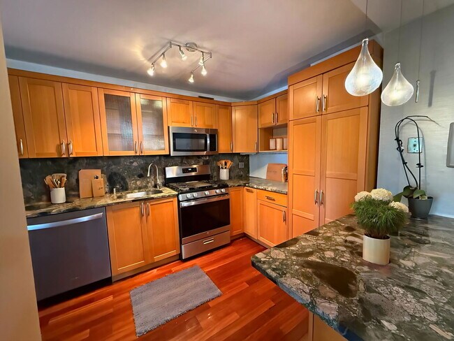 Foto del edificio - 1203 River Rd