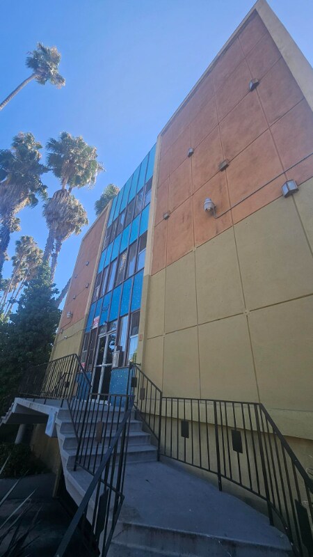 Building Photo - 947 Magnolia Ave