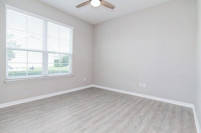 Foto del edificio - Lovely 3bed/2bath home located at John's L...