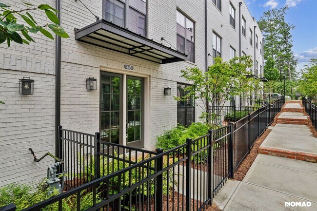 Foto del edificio - Stunning 4BR Townhome in Alpharetta