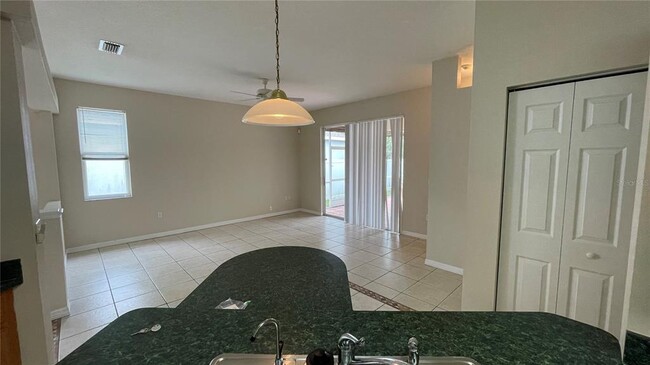 Building Photo - 6214 White Clover Cir