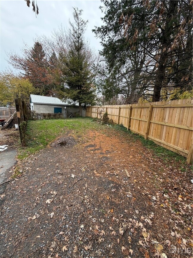 Building Photo - 432 W Mullin St