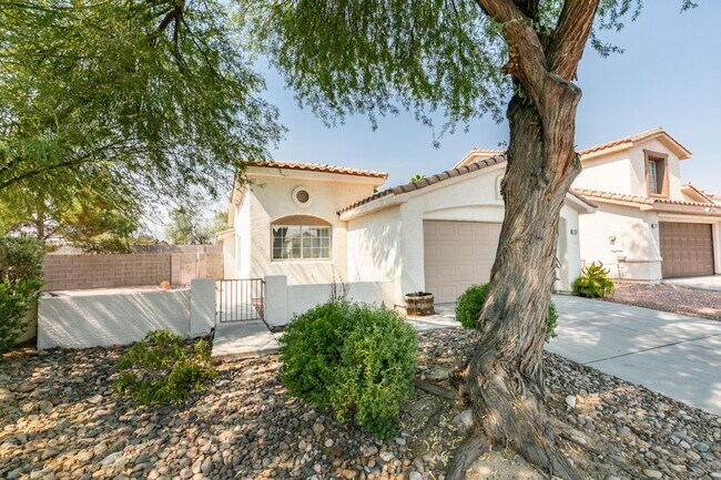 Foto del edificio - Charming 3-Bedroom Single-Story Home in Elkhorn!
