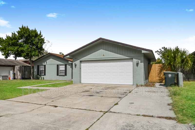 Foto principal - 8945 Sandusky Ave S